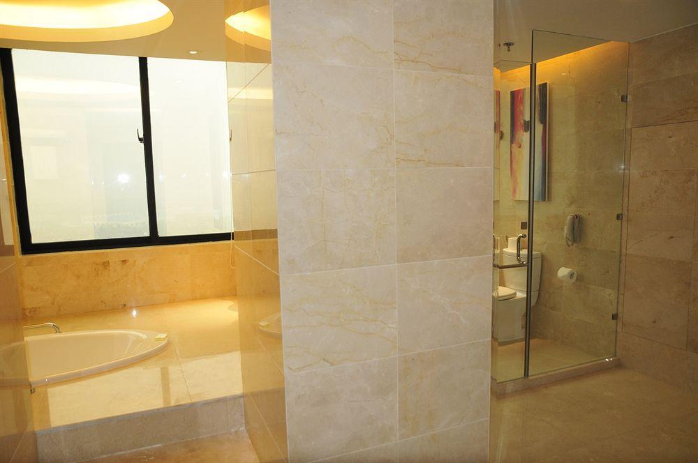Four Points By Sheraton Taicang Exterior foto
